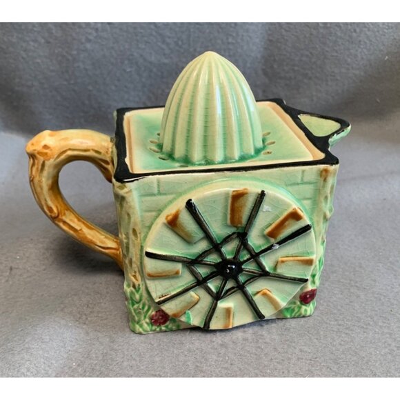 Vintage Cottage-Themed Ceramic Citrus Reamer with Lid & Handle - Picture 13 of 15